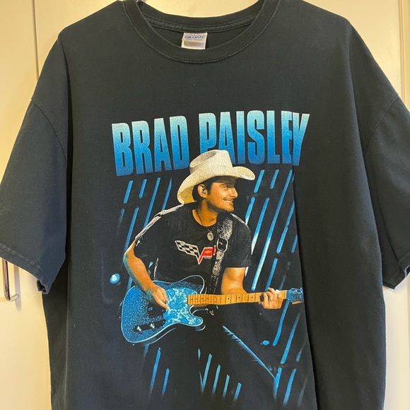 Brad paisley extra large T-shirt. Preowned good condition. - Picture 4 of 4